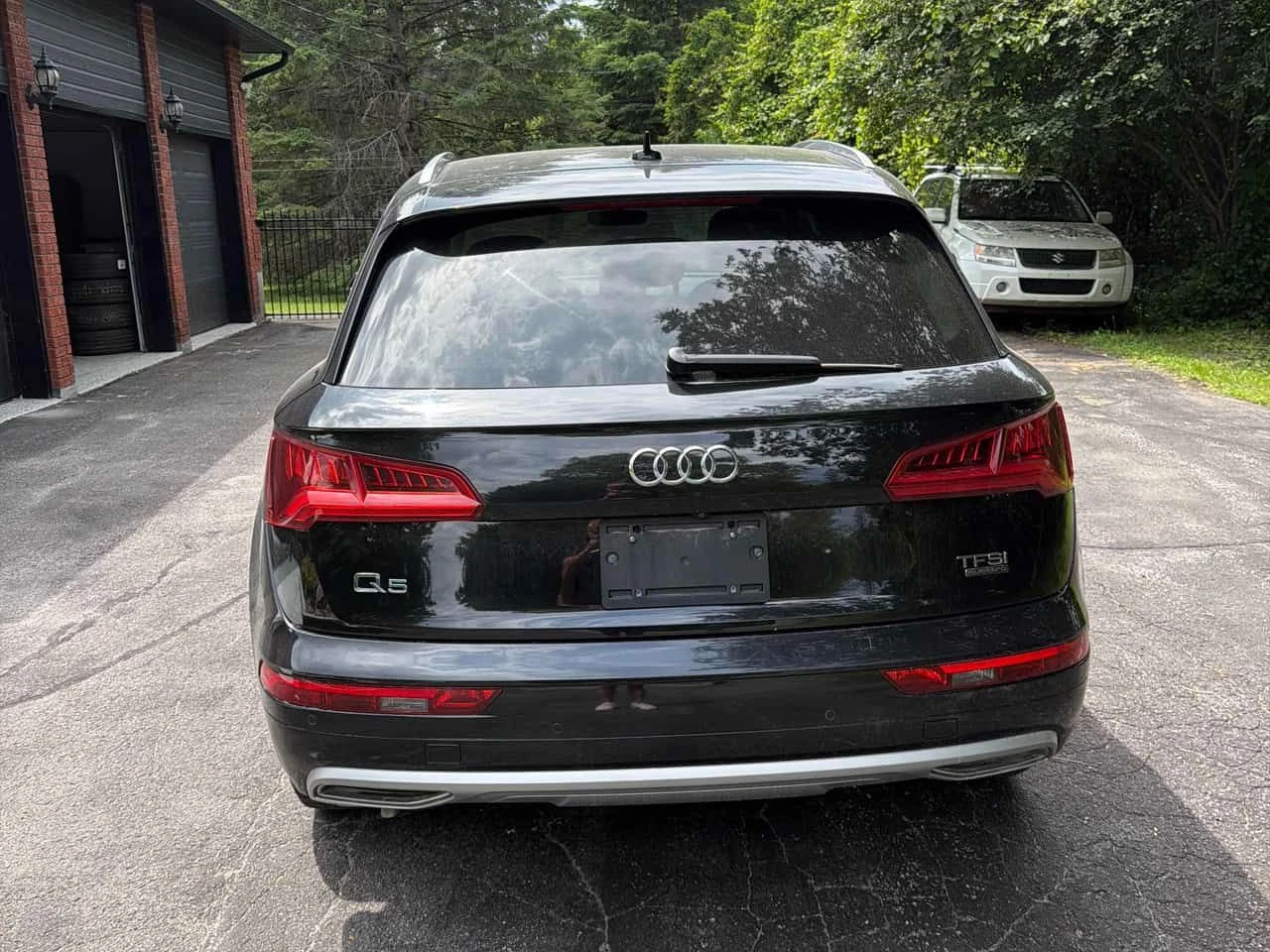 Audi Q5 * Komfort * CARFAX * БЕЗ ПЪРВОНАЧАЛНА ВНОСКА, снимка 4 - Автомобили и джипове - 55054279