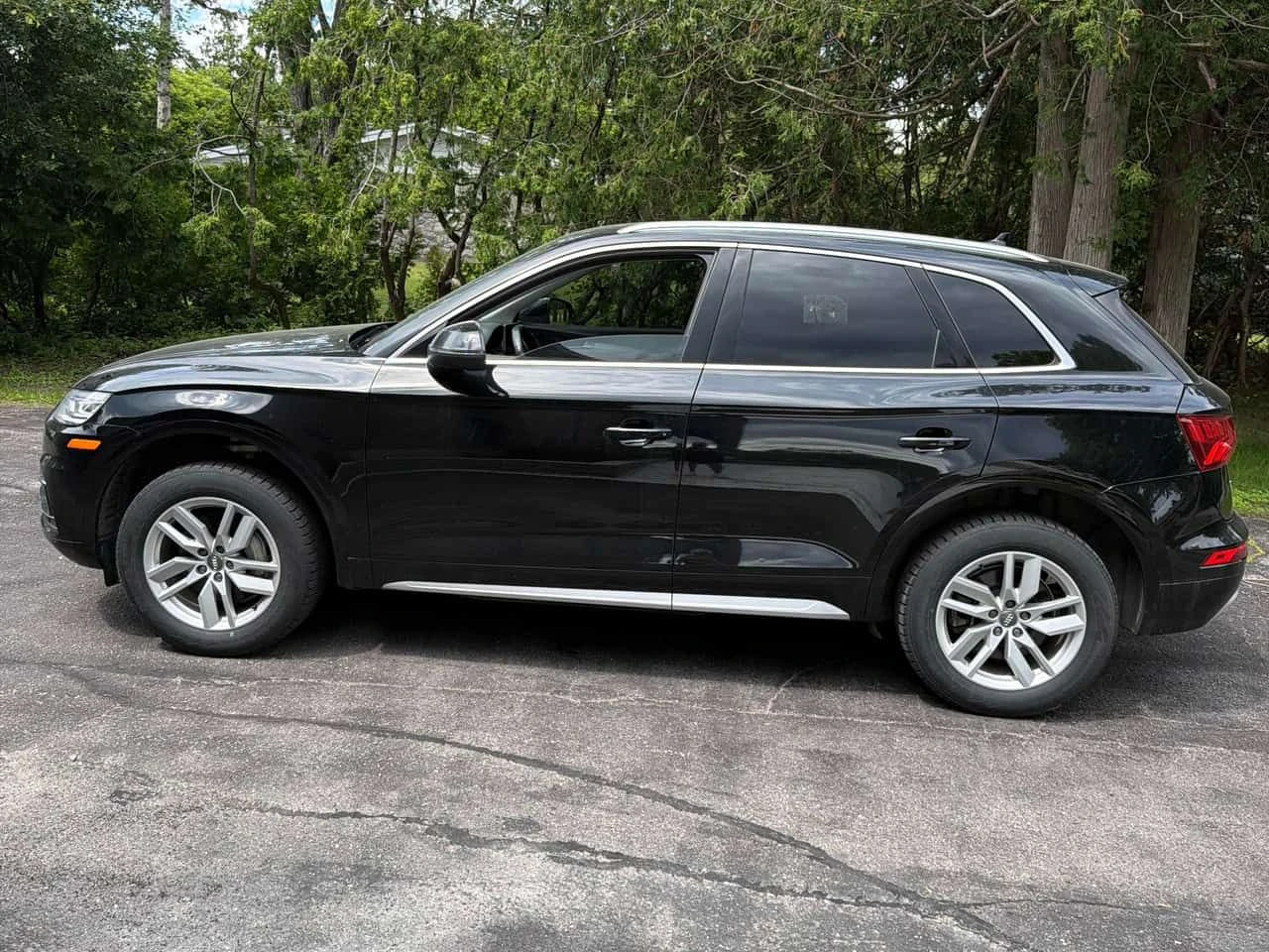 Audi Q5 * Komfort * CARFAX * БЕЗ ПЪРВОНАЧАЛНА ВНОСКА, снимка 2 - Автомобили и джипове - 55054279