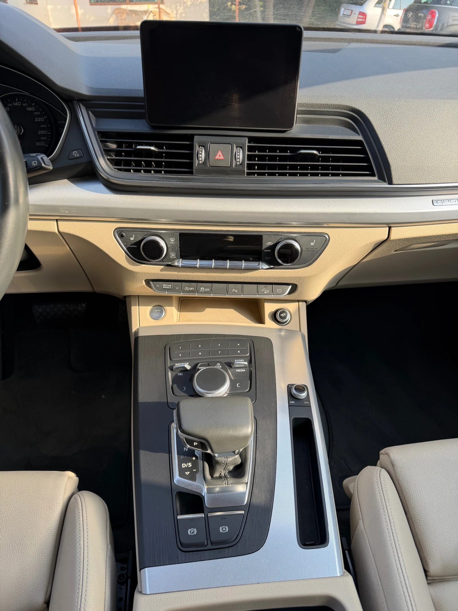 Audi Q5 40/2.0Tdi/Quattro/190ps, снимка 11 - Автомобили и джипове - 55897297