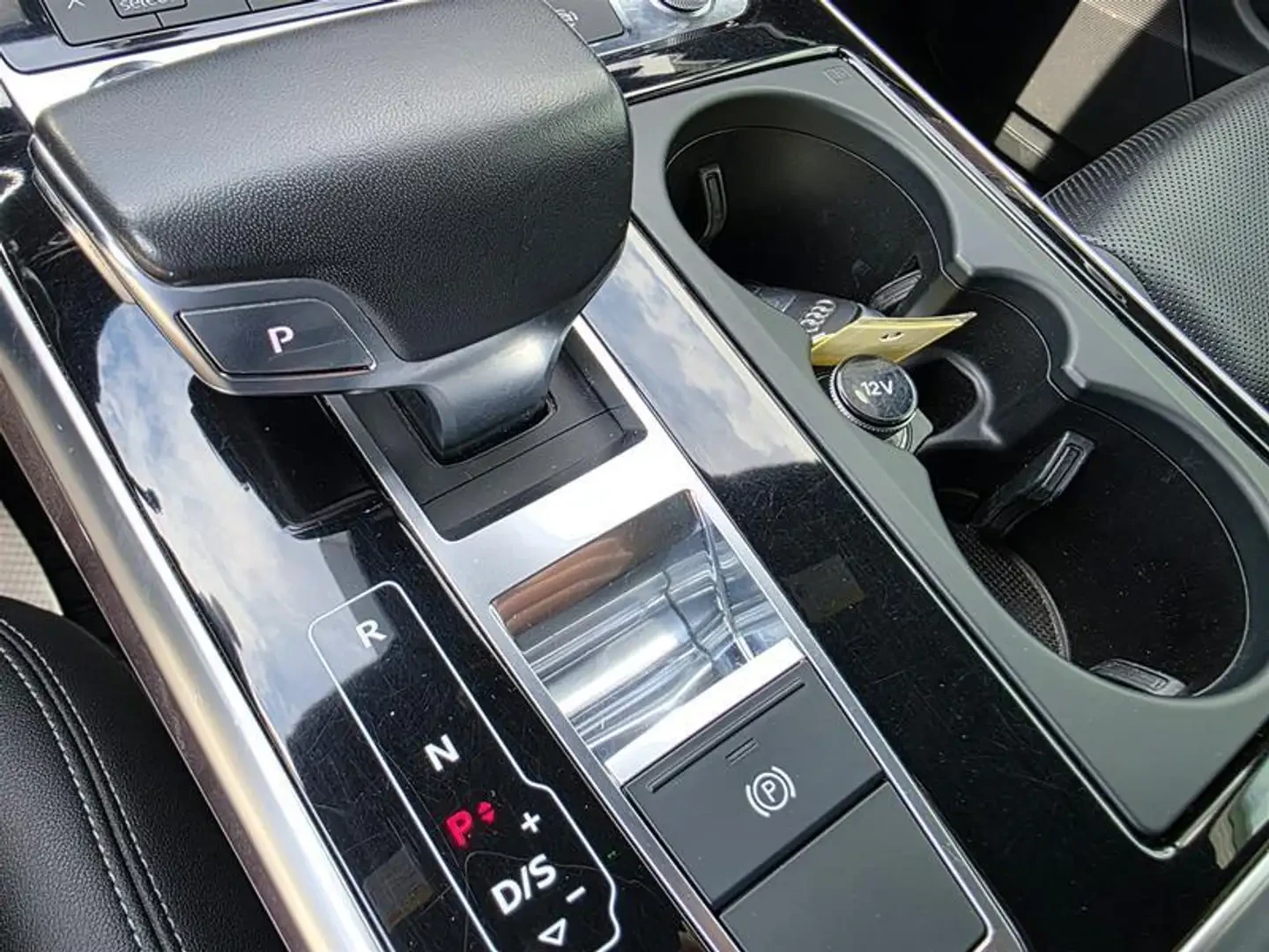 Audi Q8 quattro | CARFAX НАЛИЧЕН | 2019 | 86 838 км, снимка 10 - Автомобили и джипове - 56183221