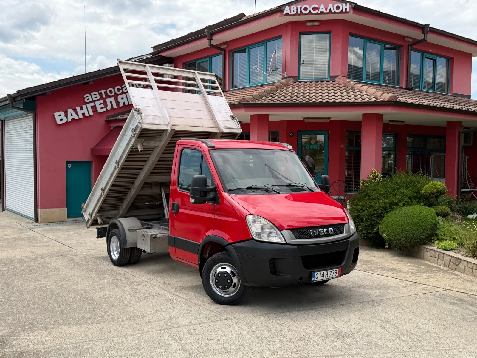 Iveco Daily 3.0HPI* 35C18* Тристранен самосвал* 3.10 метра кош, снимка 11 - Бусове и автобуси - 54572770