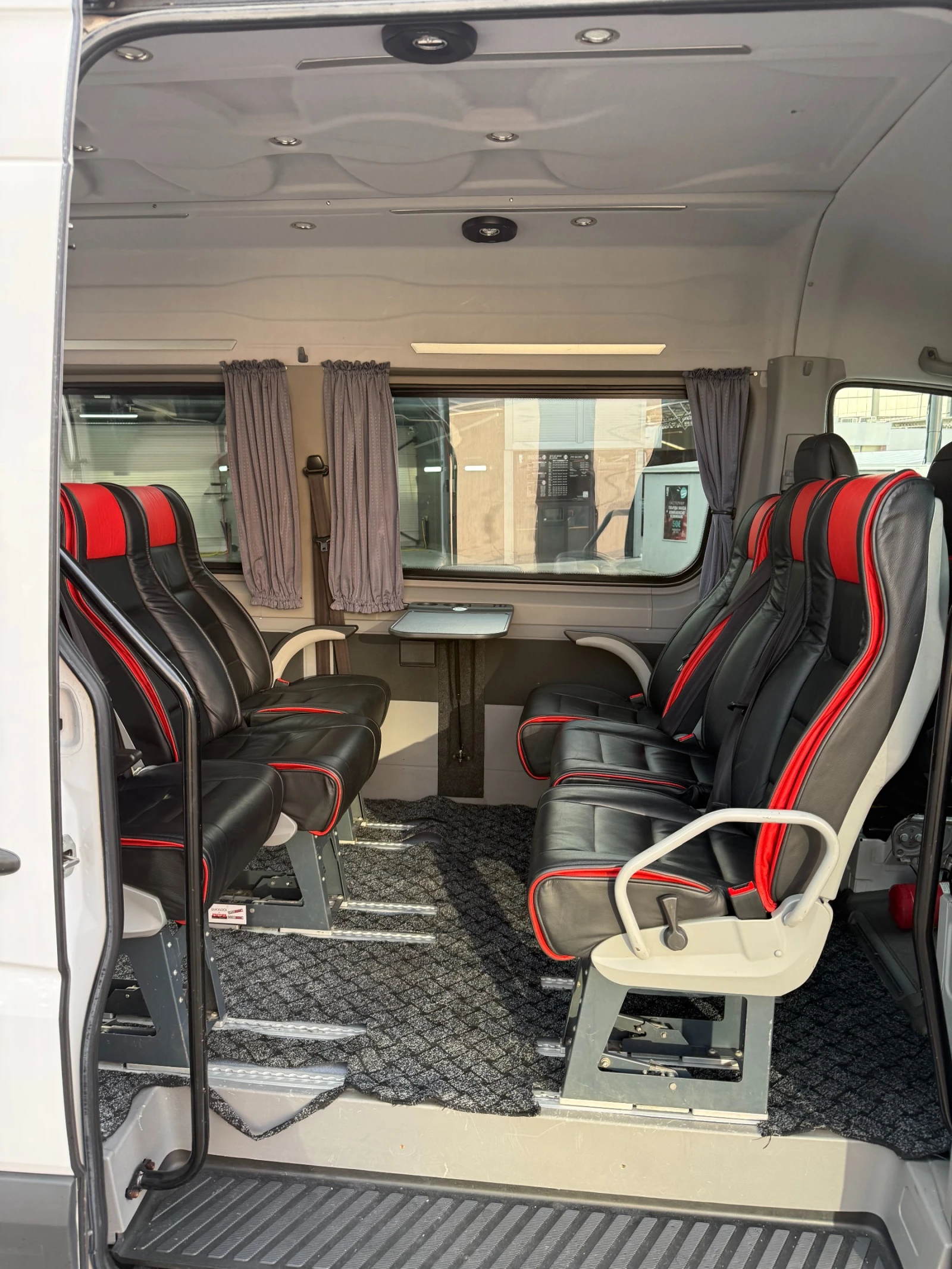 Mercedes-Benz Sprinter 319 190 к.с. 7G-Tronic Business Class VIP 8+ 1 EURO 6, снимка 11 - Бусове и автобуси - 55505307