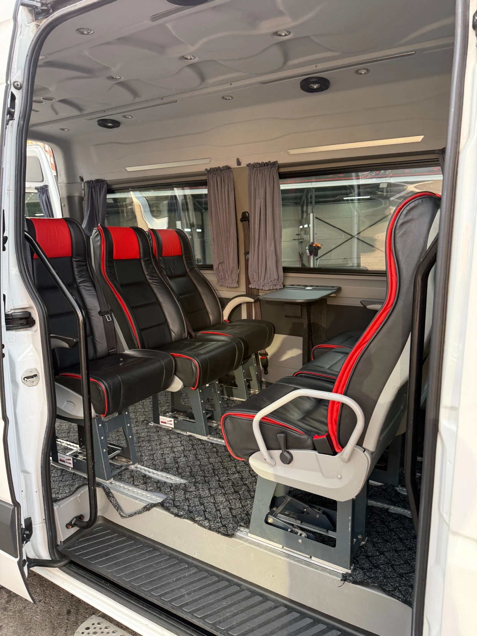 Mercedes-Benz Sprinter 319 190 к.с. 7G-Tronic Business Class VIP 8+ 1 EURO 6, снимка 9 - Бусове и автобуси - 55505307