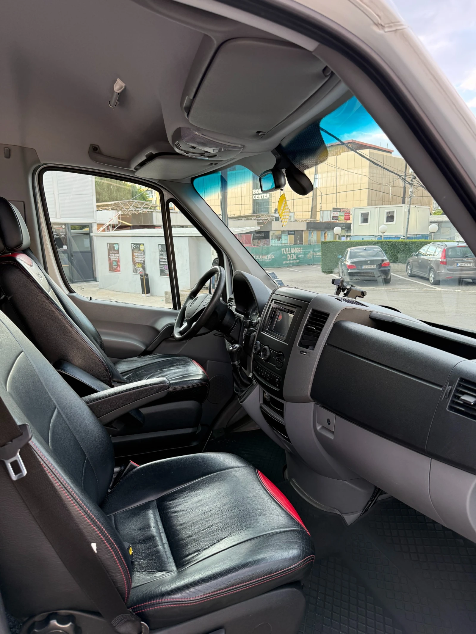 Mercedes-Benz Sprinter 319 190 к.с. 7G-Tronic Business Class VIP 8+ 1 EURO 6, снимка 14 - Бусове и автобуси - 55505307