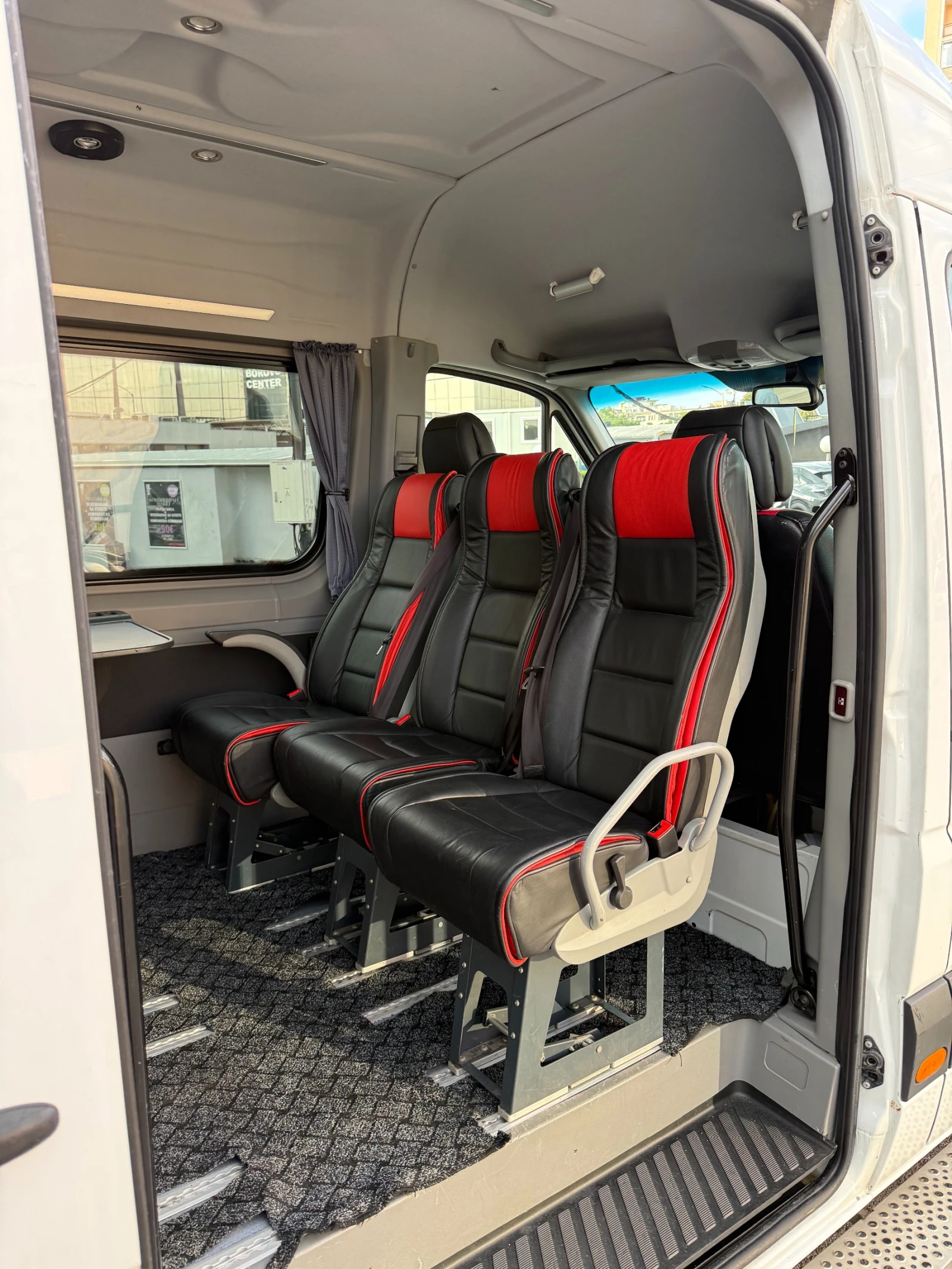 Mercedes-Benz Sprinter 319 190 к.с. 7G-Tronic Business Class VIP 8+ 1 EURO 6, снимка 10 - Бусове и автобуси - 55505307