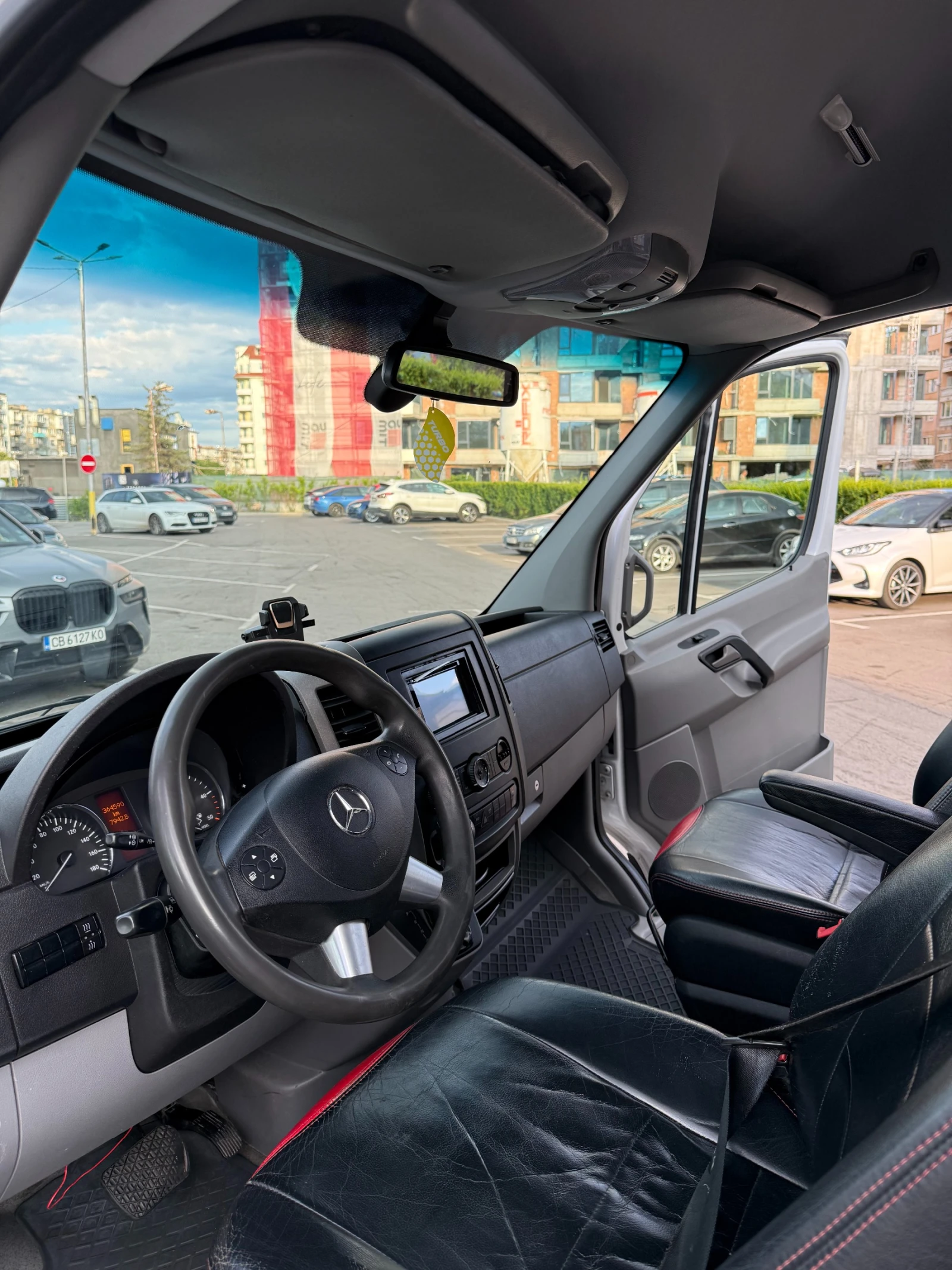 Mercedes-Benz Sprinter 319 190 к.с. 7G-Tronic Business Class VIP 8+ 1 EURO 6, снимка 15 - Бусове и автобуси - 55505307