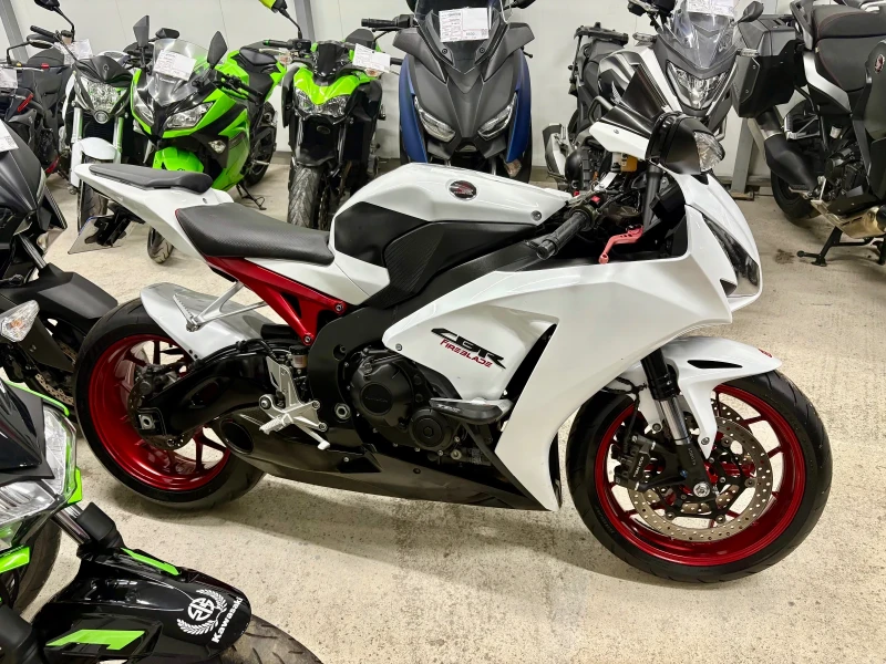 Honda Cbr 1000RR Anniversary , снимка 4 - Мотоциклети и мототехника - 50734067