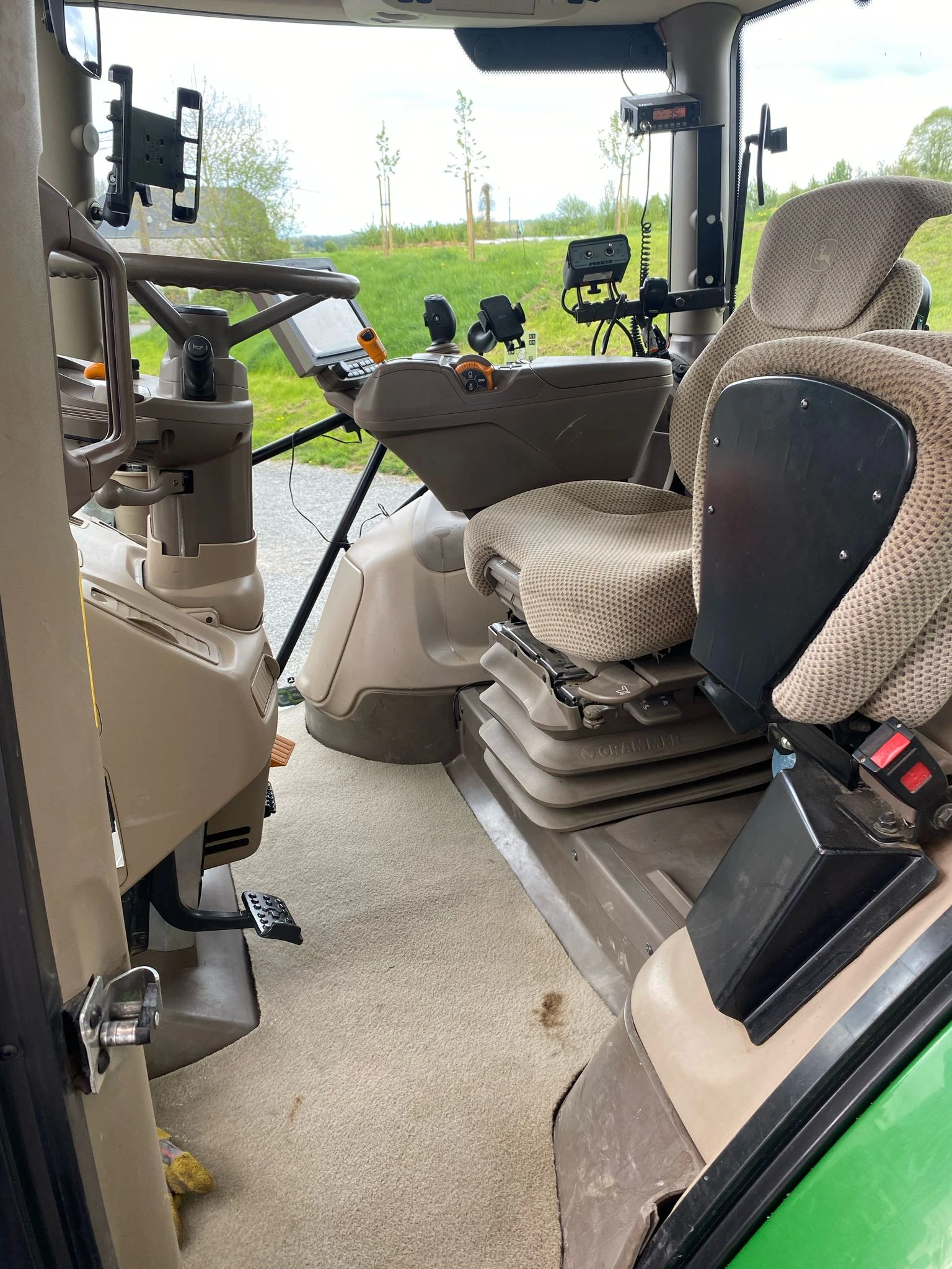 Трактор John Deere 6155R - изображение 8