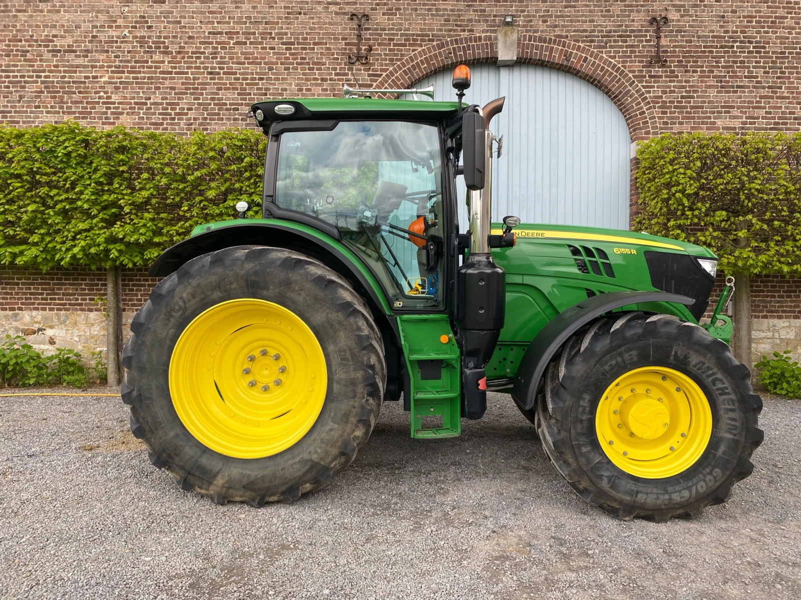 Трактор John Deere 6155R - изображение 2