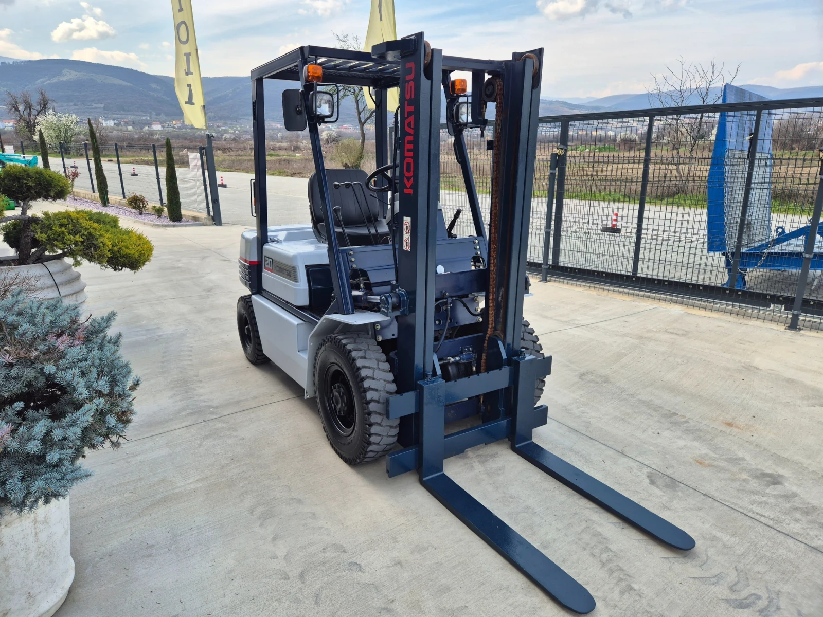 Мотокар Komatsu  2 тона / ПЕРФЕКТЕН / БЕЗ ЕЛЕКТРОНИКА !, снимка 7 - Индустриална техника - 53983277