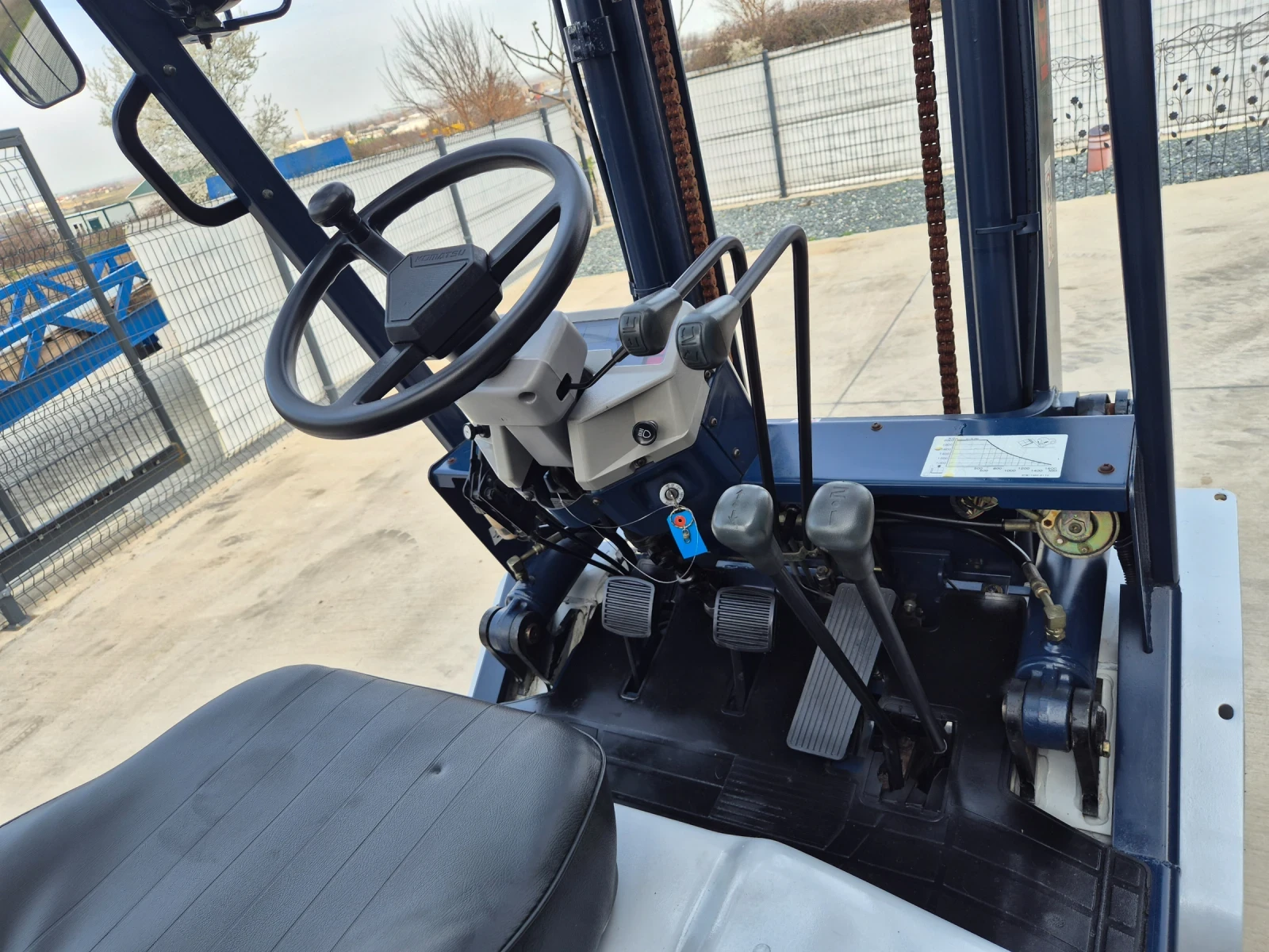 Мотокар Komatsu  2 тона / ПЕРФЕКТЕН / БЕЗ ЕЛЕКТРОНИКА !, снимка 11 - Индустриална техника - 53983277