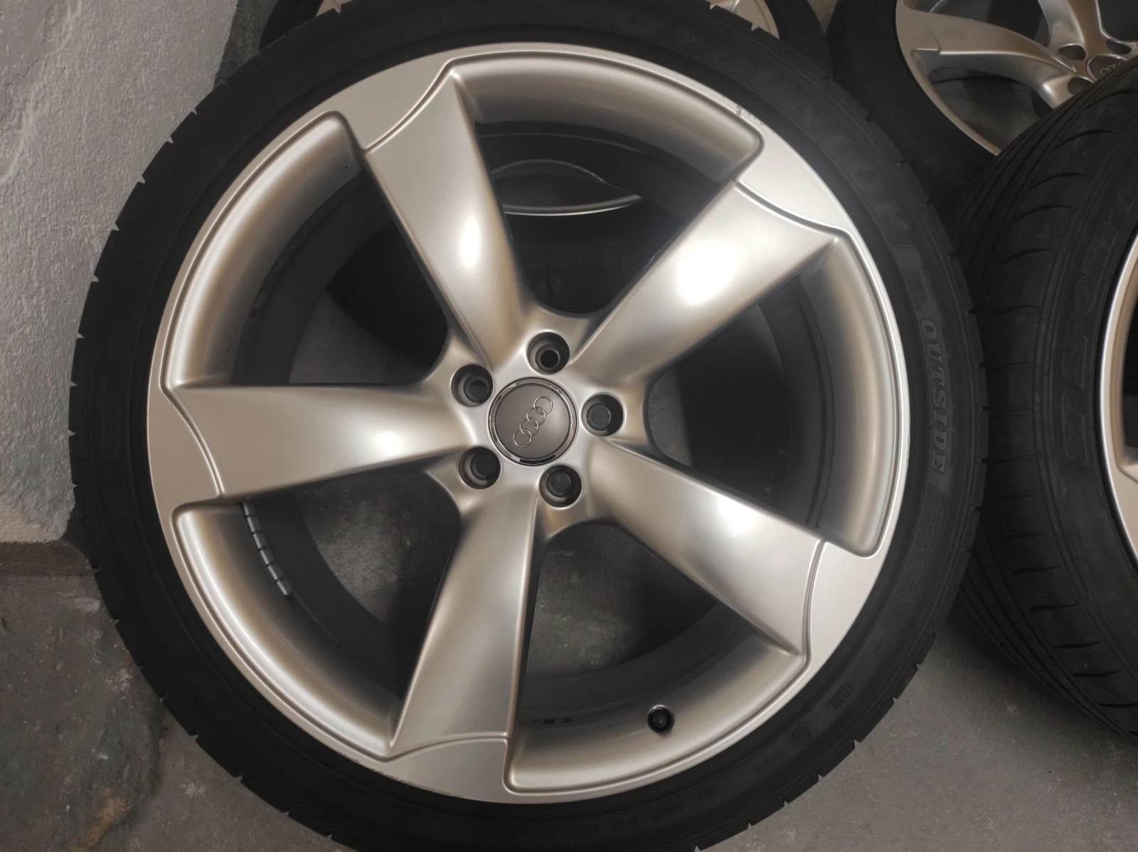 ���� � ������ 275/35R21 �� Audi A8 | Mobile.bg � ����������� 2