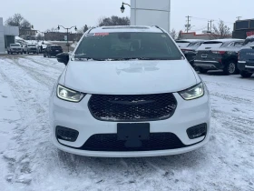 Chrysler Pacifica Hybrid* Premium S* АвтоКредит* (ЦЕНА ДО БГ), снимка 2