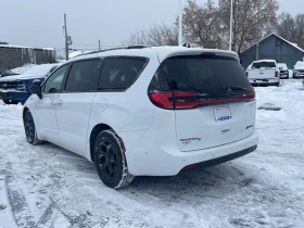 Chrysler Pacifica Hybrid* Premium S* АвтоКредит* (ЦЕНА ДО БГ), снимка 4