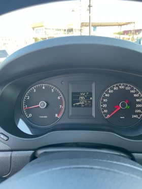 VW Jetta 2.0 Бензин , снимка 9