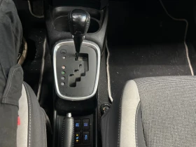 Toyota Yaris 1.5 Хибрид, снимка 10