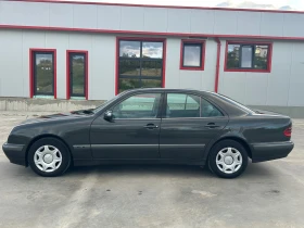 Обява за продажба на Mercedes-Benz E 220 CDI-143кс.Като нова ~5 699 лв. - изображение 2