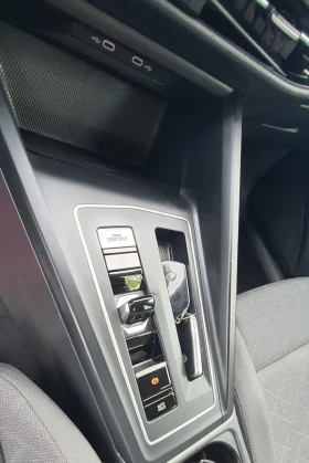 VW Golf 8ser. 2.0TDI DSG Life - 18600 € / 36378.44 лв. - 64113528 12