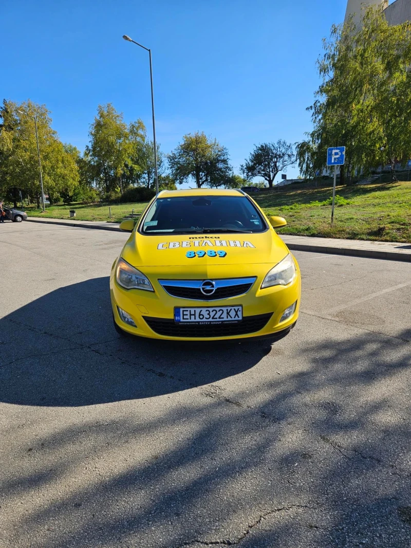 Opel Astra Cosmo j 1.4Бензин/Газ, снимка 1 - Автомобили и джипове - 47593655