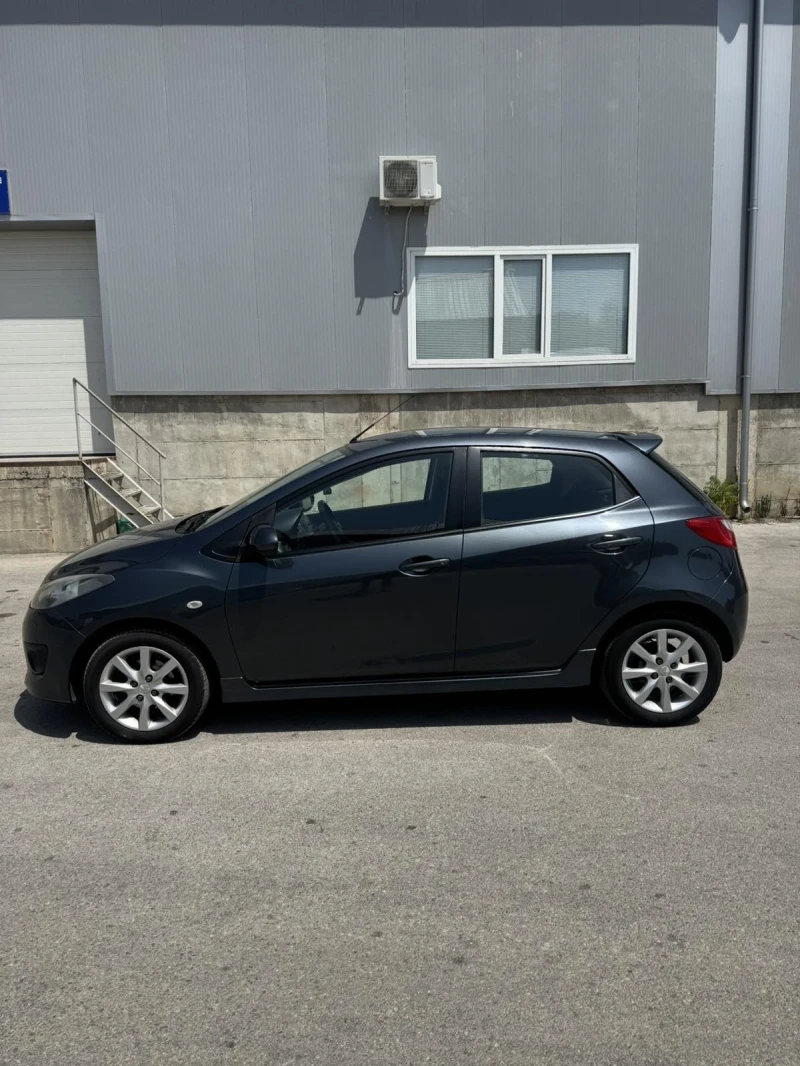 Mazda 2, снимка 2 - Автомобили и джипове - 51148047