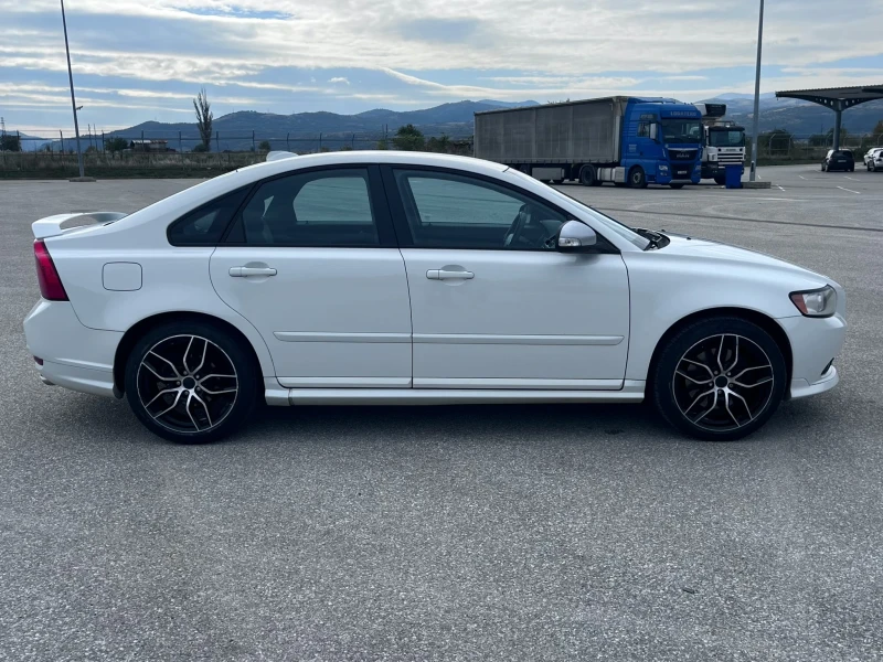 Volvo S40 2.0 D3 150 R-Design TOP, снимка 4 - Автомобили и джипове - 52726888
