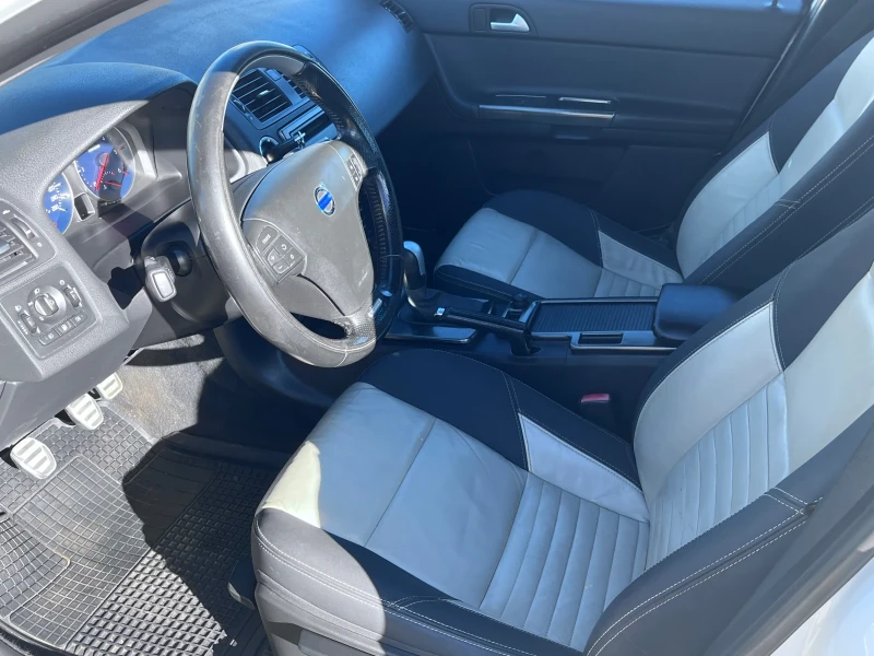 Volvo S40 2.0 D3 150 R-Design TOP, снимка 9 - Автомобили и джипове - 52726888