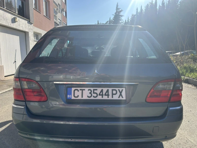Mercedes-Benz E 220, снимка 6 - Автомобили и джипове - 52771162