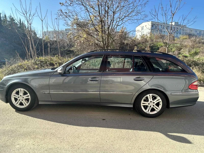Mercedes-Benz E 220, снимка 8 - Автомобили и джипове - 52771162