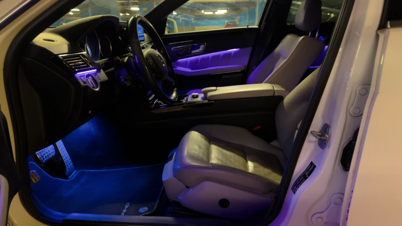 Mercedes-Benz E 350 4MATIC FULL, снимка 9 - Автомобили и джипове - 53342082