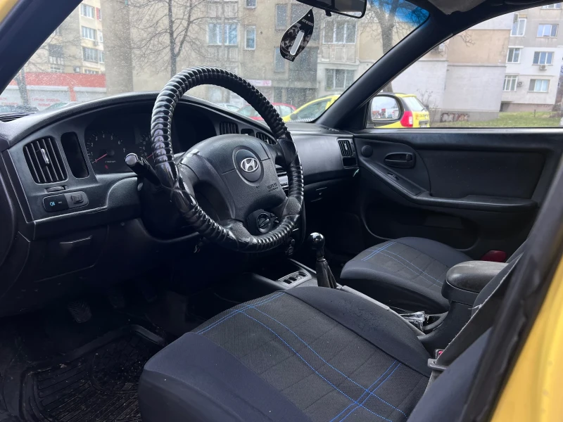 Hyundai Elantra 1.6 GAZ, снимка 5 - Автомобили и джипове - 53130951