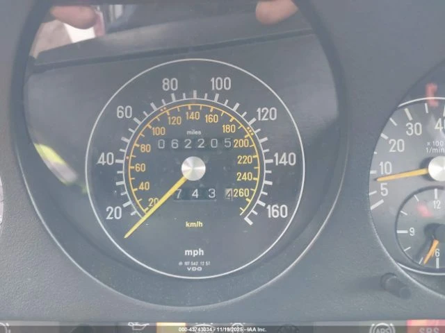 Mercedes-Benz 560 SL ФИКСИРАНА ЦЕНА ДО БЪЛГАРИЯ!, снимка 10 - Автомобили и джипове - 52662506