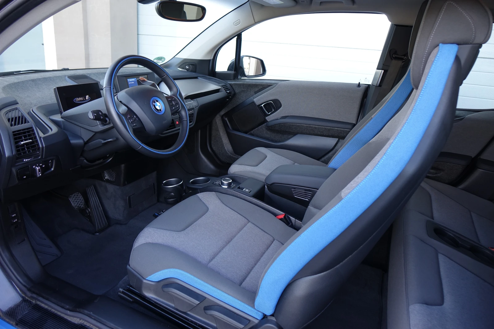 BMW i3 I3S* LED* 120AH* 184HP* HARMAN/KARDON* 8000KM!!! - изображение 9