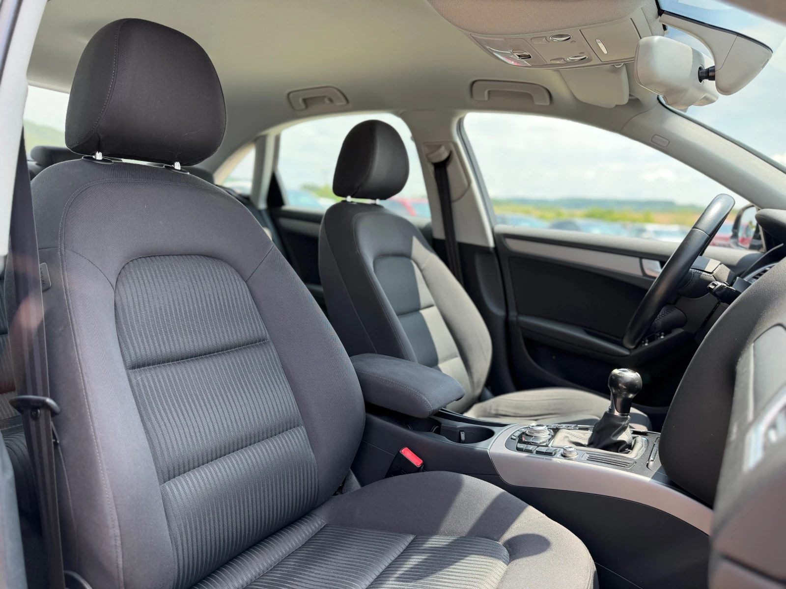 Audi A4 2.0TDI NAVI SEDAN, снимка 15 - Автомобили и джипове - 49690812