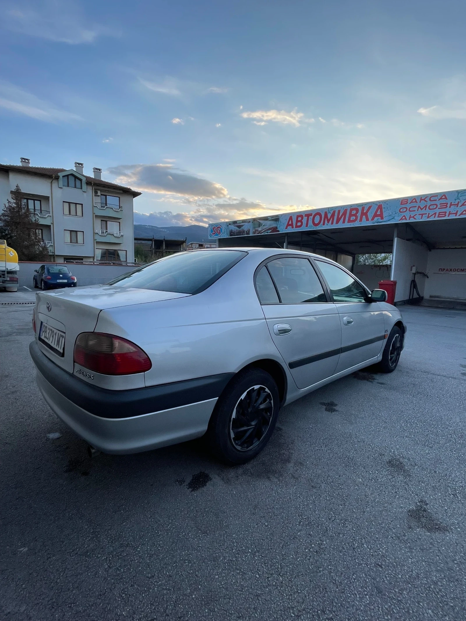 Toyota Avensis  - изображение 3