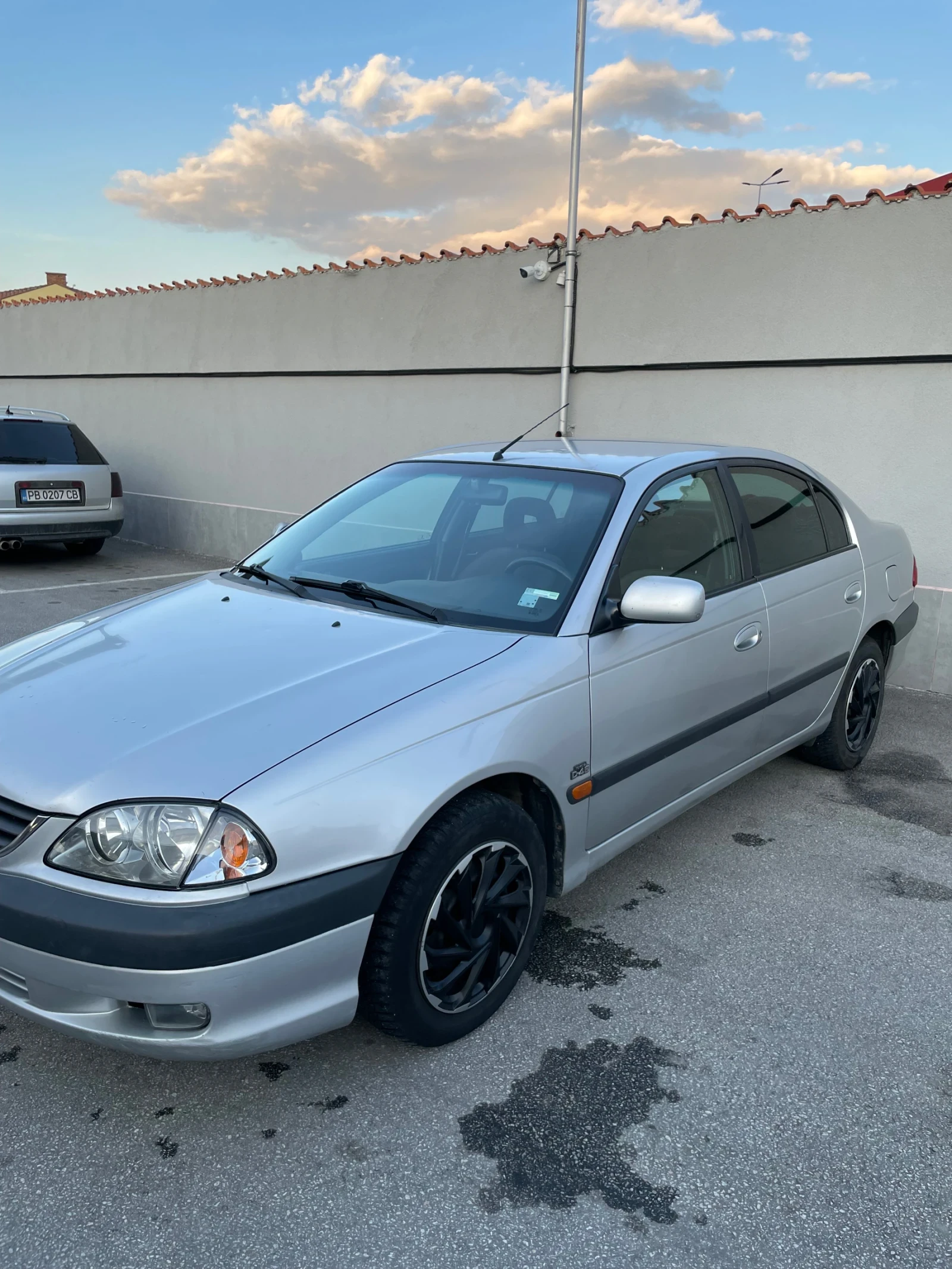 Toyota Avensis  - изображение 4