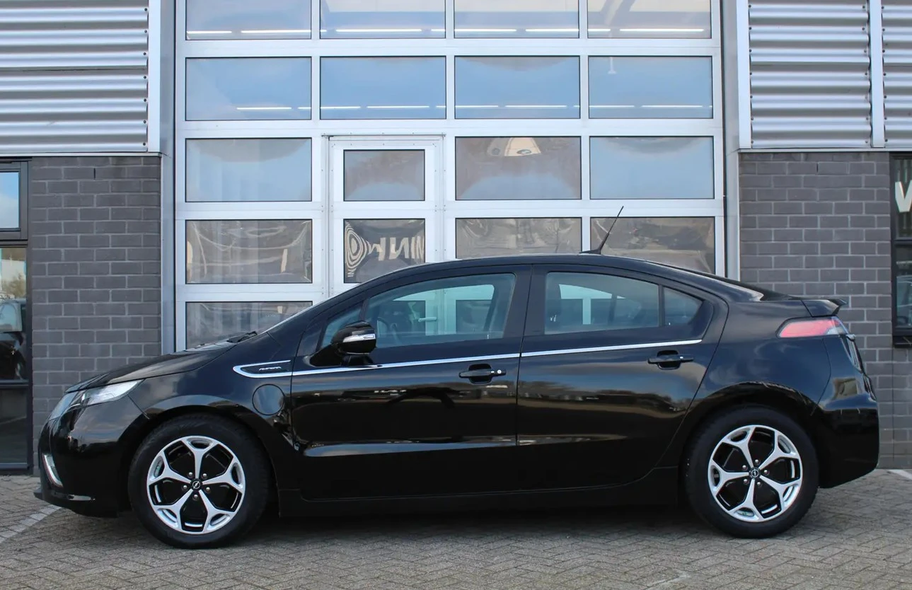 Opel Ampera Лична Кола Много Запазена - изображение 9