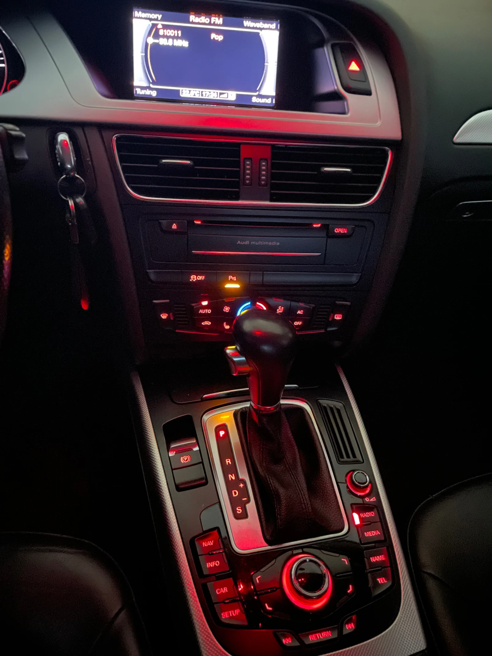 Audi A4 Allroad 3.0D Quattro  - изображение 9