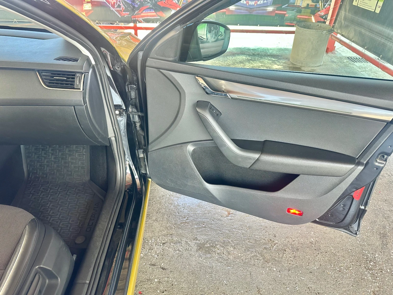 Skoda Octavia 1, 5 tsi, снимка 9 - Автомобили и джипове - 53736026