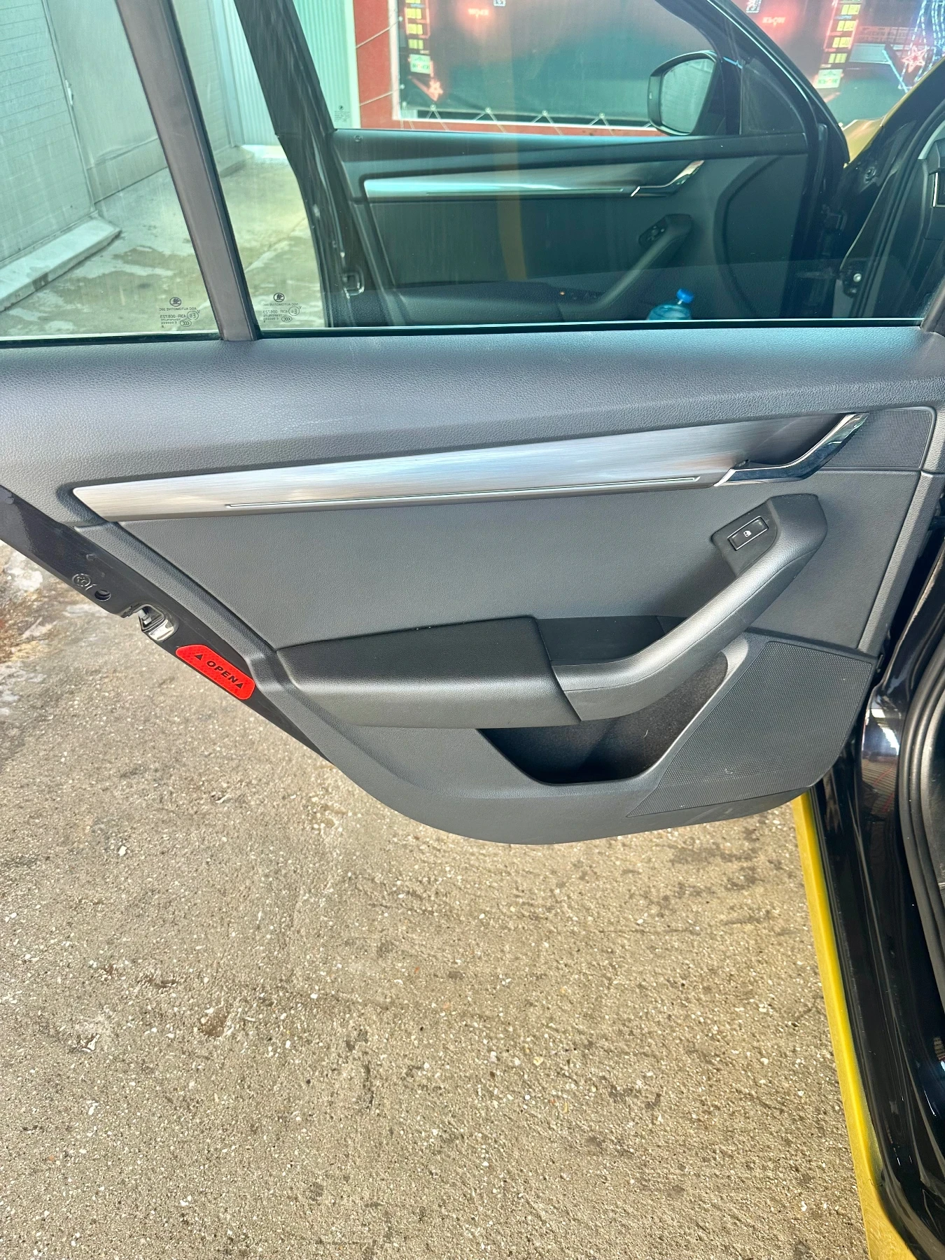 Skoda Octavia 1, 5 tsi, снимка 10 - Автомобили и джипове - 53736026