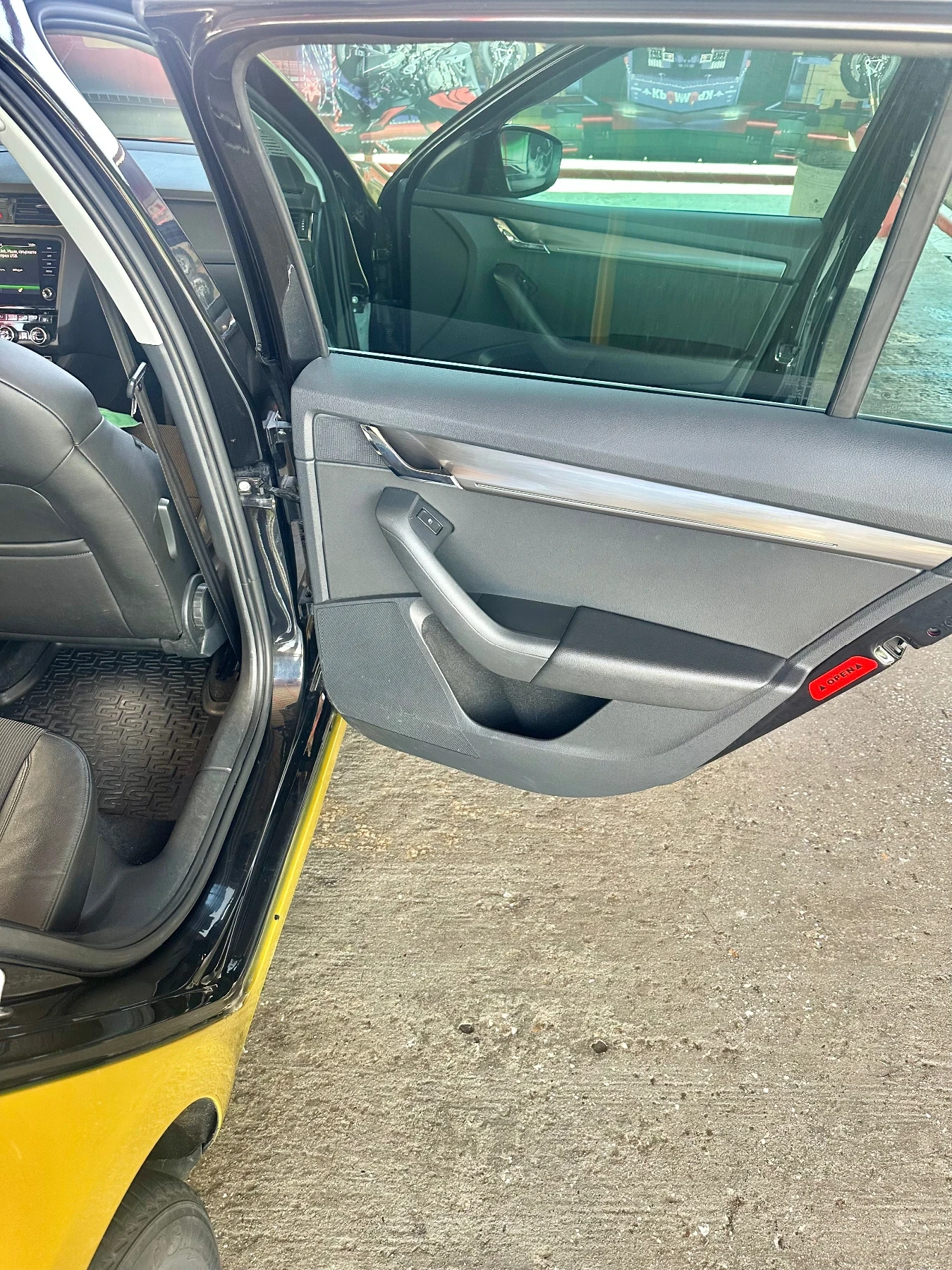 Skoda Octavia 1, 5 tsi, снимка 11 - Автомобили и джипове - 53736026