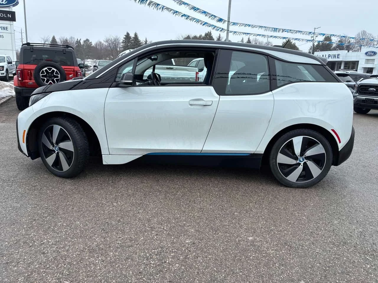 BMW i3 w/Range Extender /CARFAX/Подгрев/Панорама/Клип - изображение 3