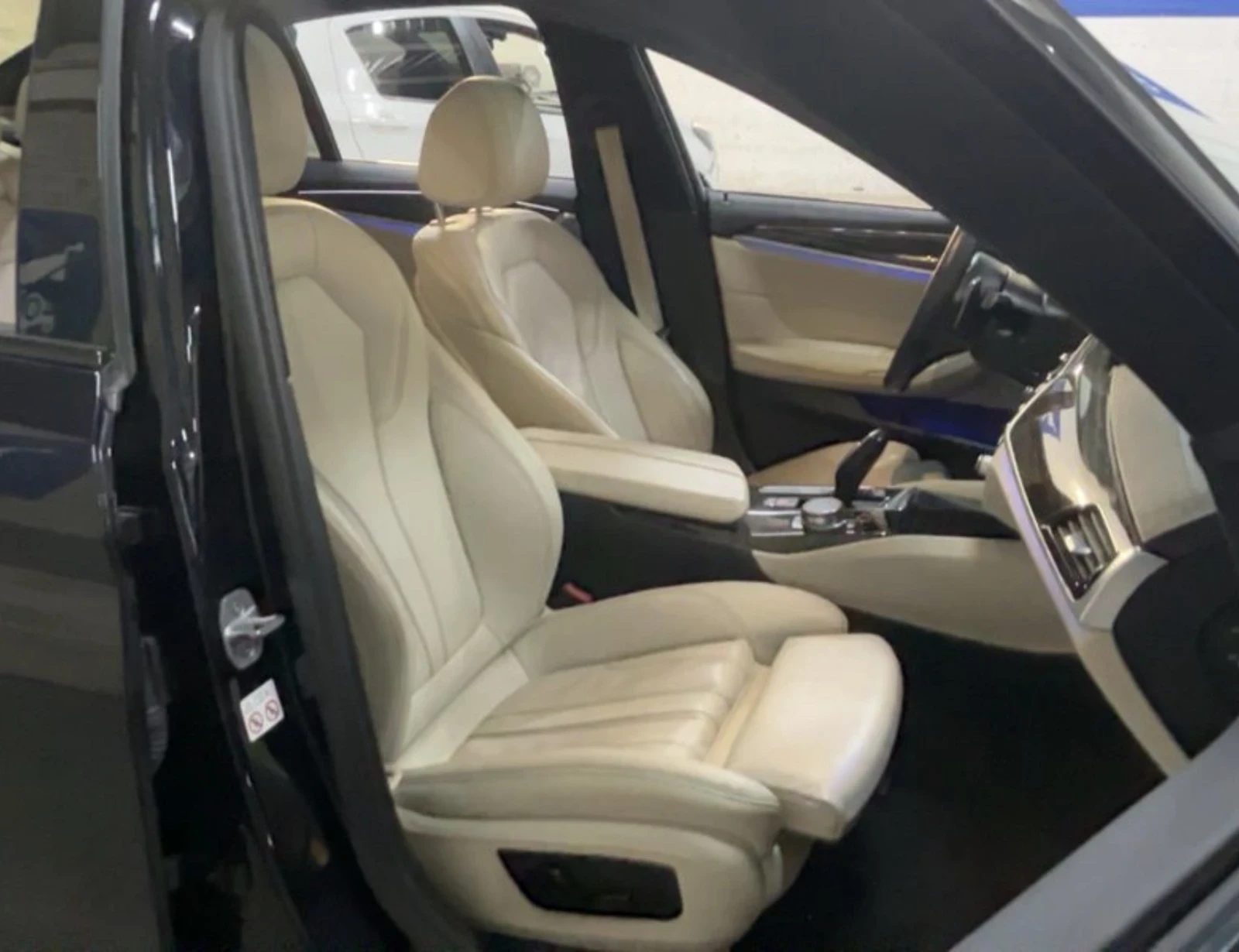 BMW 530 xDrive M Sport, снимка 8 - Автомобили и джипове - 53840412