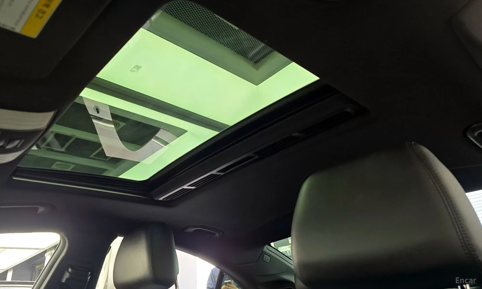 Mercedes-Benz CLS 63 AMG BLACK OPTIC* HARMAN* ОБДУХ* CARBON* КРАЙНА ЦЕНА, снимка 13 - Автомобили и джипове - 54073328