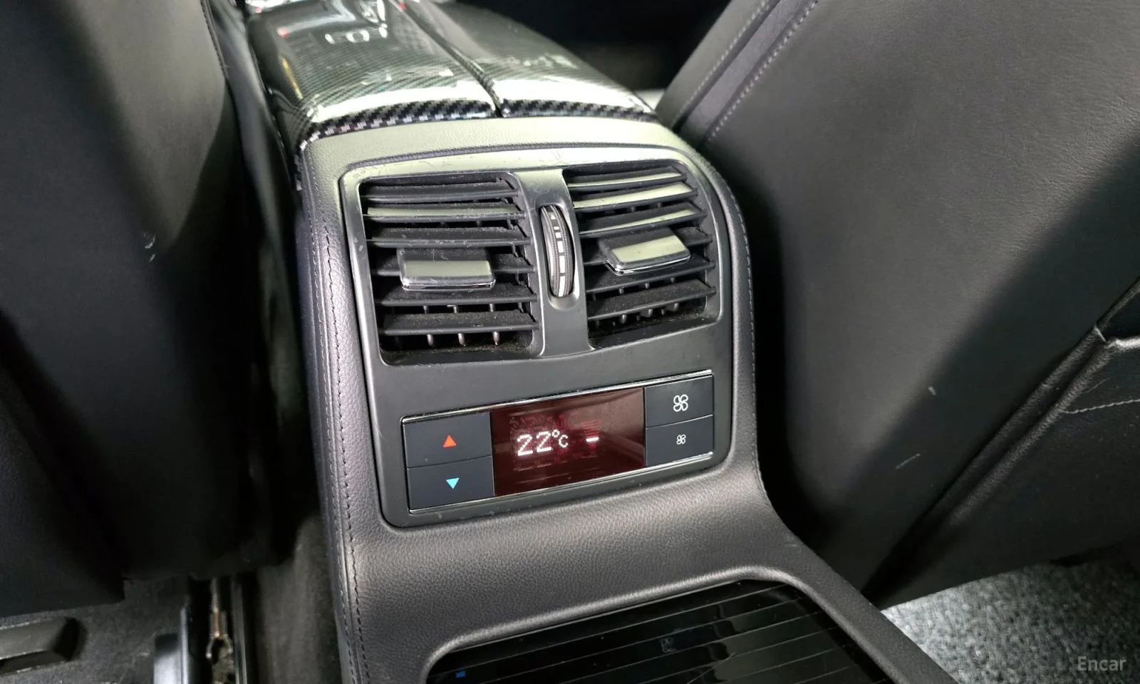 Mercedes-Benz CLS 63 AMG BLACK OPTIC* HARMAN* ОБДУХ* CARBON* КРАЙНА ЦЕНА, снимка 15 - Автомобили и джипове - 54073328