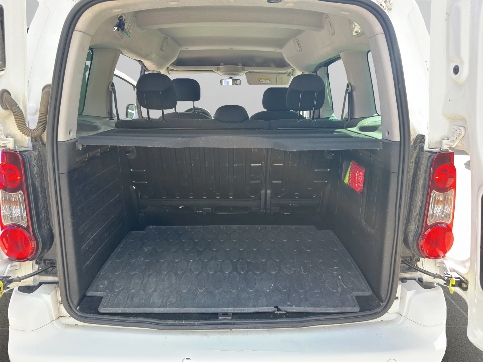 Peugeot Partner NEW TEPEE ACTIVE 1.6 BlueHDI 100 MPV, снимка 14 - Автомобили и джипове - 54595457
