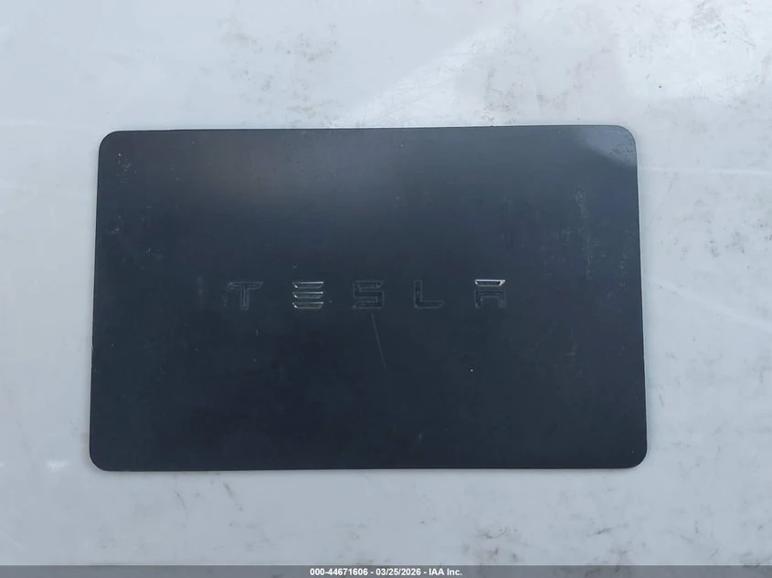 Tesla Model S All-Wheel Drive, снимка 11 - Автомобили и джипове - 54672719
