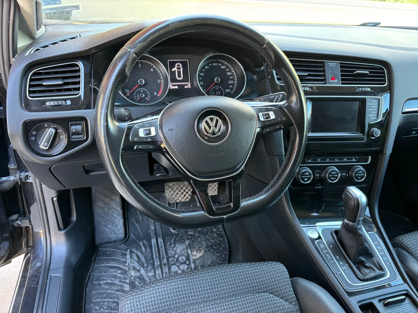 VW Golf 2, 0tdi.150k.NAVI, ФУЛ ЕКСТРИ ЗА МОДЕЛА, , снимка 14 - Автомобили и джипове - 54735871