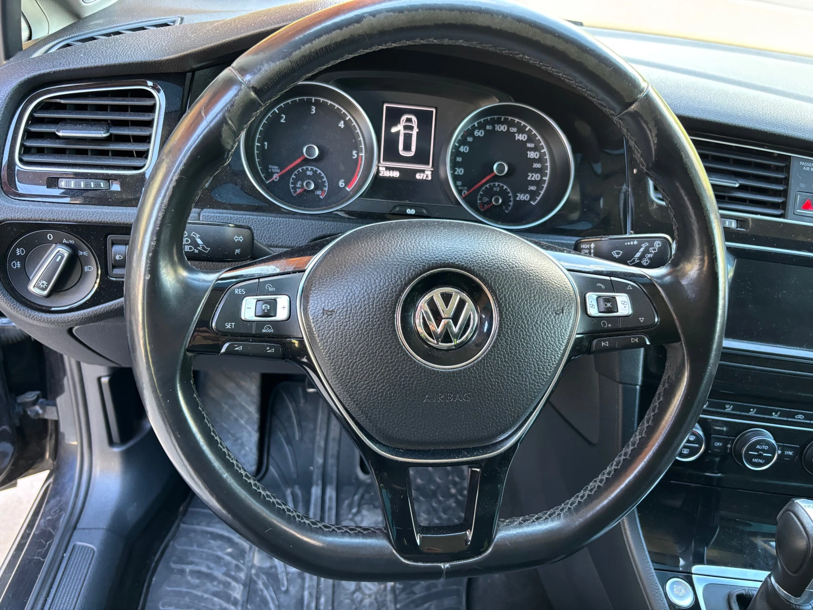VW Golf 2, 0tdi.150k.NAVI, ФУЛ ЕКСТРИ ЗА МОДЕЛА, , снимка 13 - Автомобили и джипове - 54735871