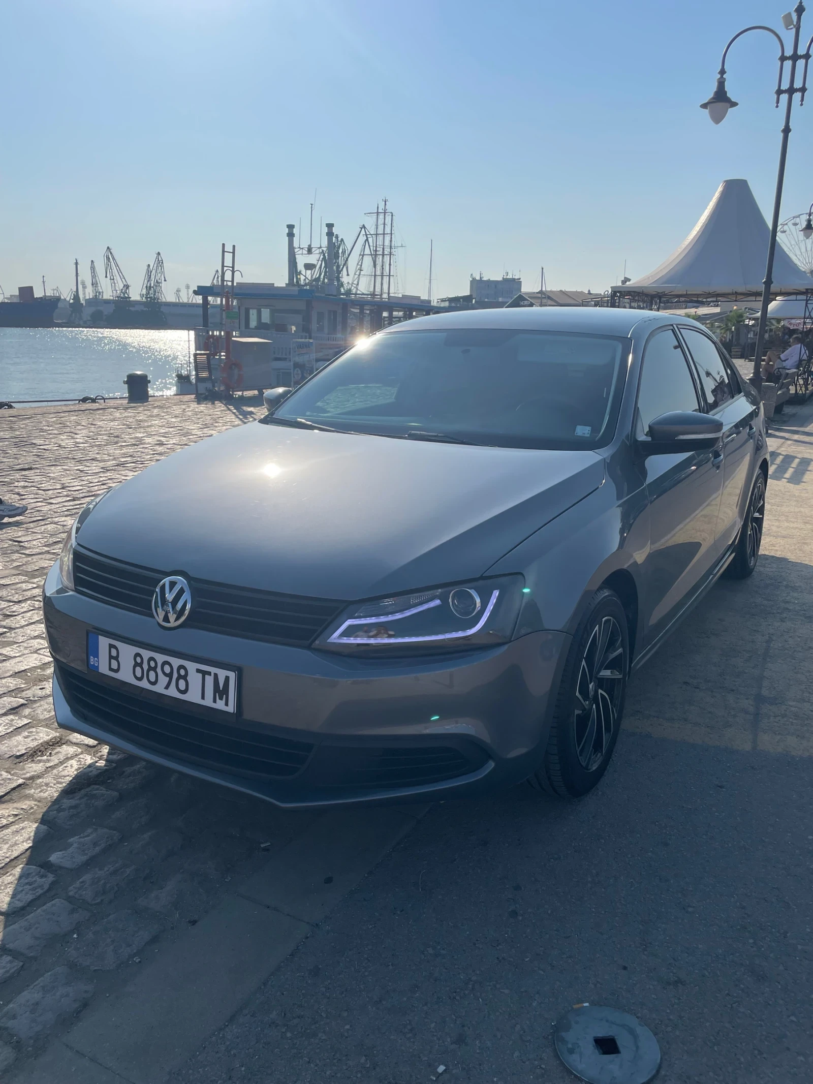 VW Jetta 2.0 Бензин , снимка 4 - Автомобили и джипове - 55571638