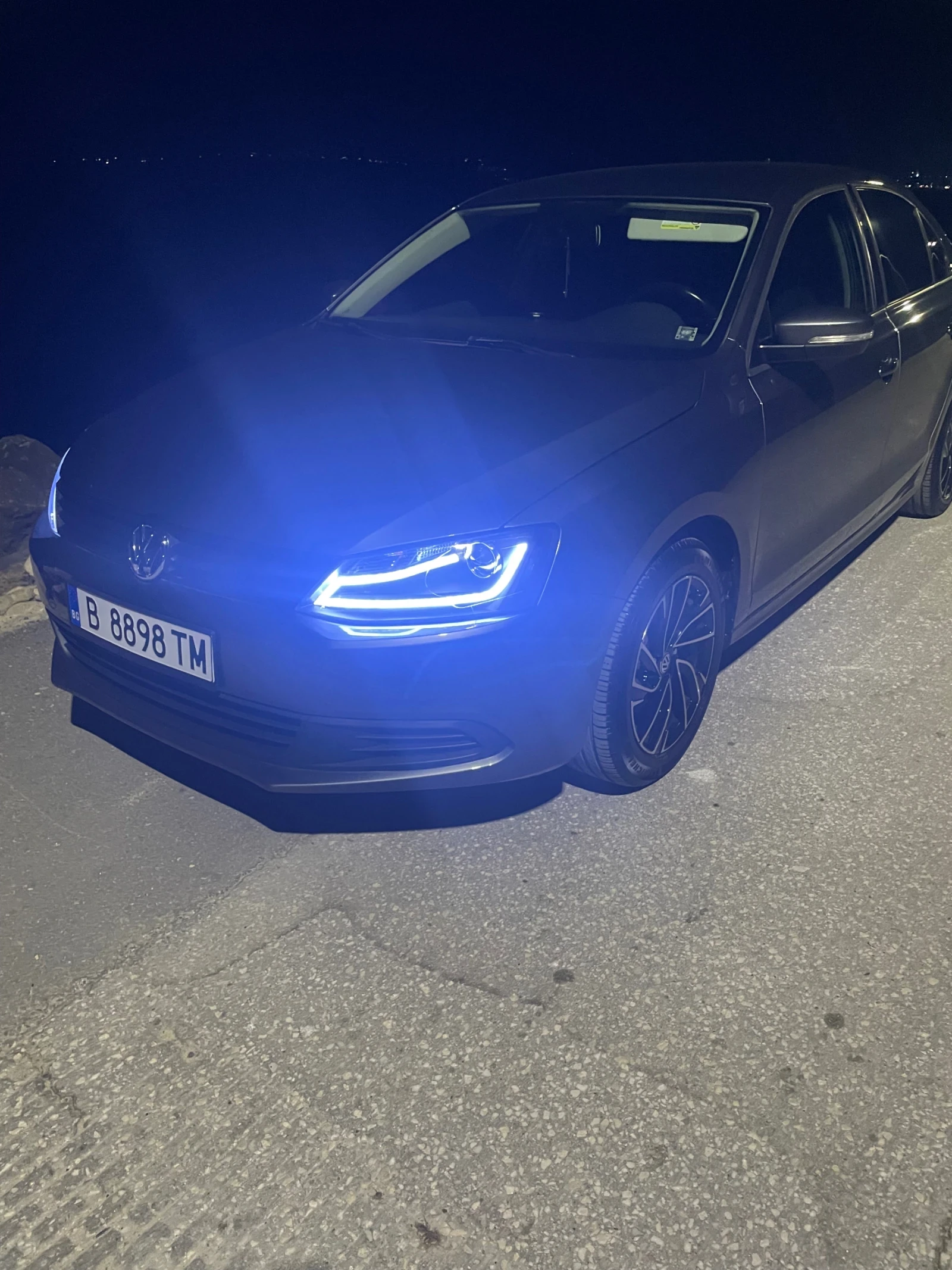 VW Jetta 2.0 Бензин , снимка 5 - Автомобили и джипове - 55571638